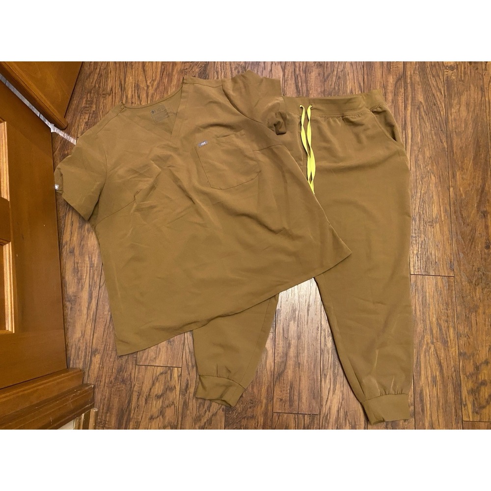 Figs Technical Collection Scrub Top/Pants Women 2X 3X Set Brown Camel Jogger